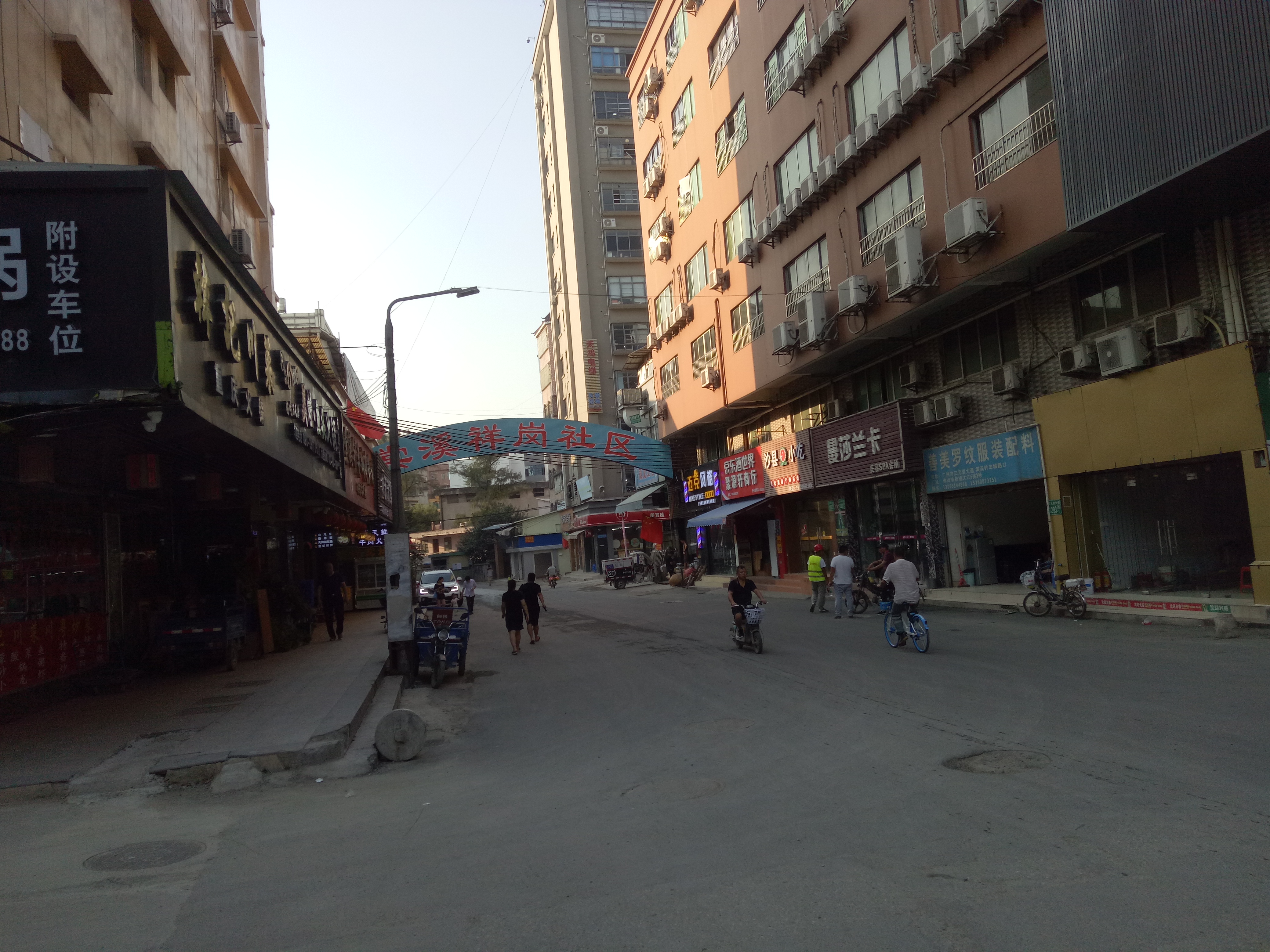 湖北在广州做服装的老板都返乡了,广州做服装的人返乡