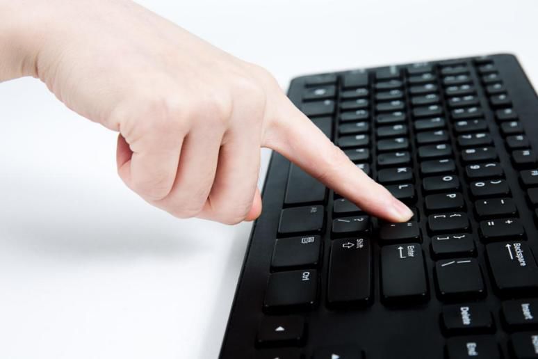 电脑键盘右边数字键失灵怎么恢复,电脑键盘失灵怎么办小妙招