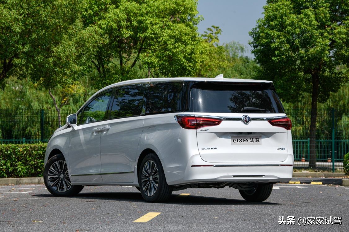 有通吃本事的新款别克gl8,别克gl8和奔驰v级怎么选
