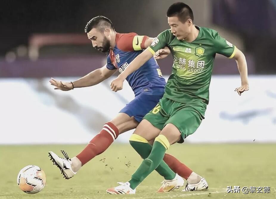 踢了四年从未赢得球迷认可，国安“背锅侠”为何位置照旧稳固？