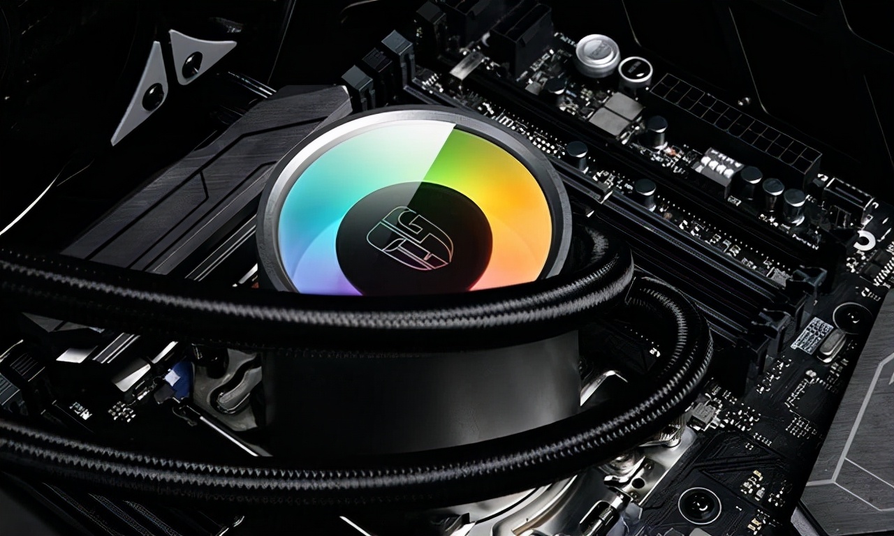 一体水冷主机和分体水冷主机区别,水冷主机好和普通的有什么区别