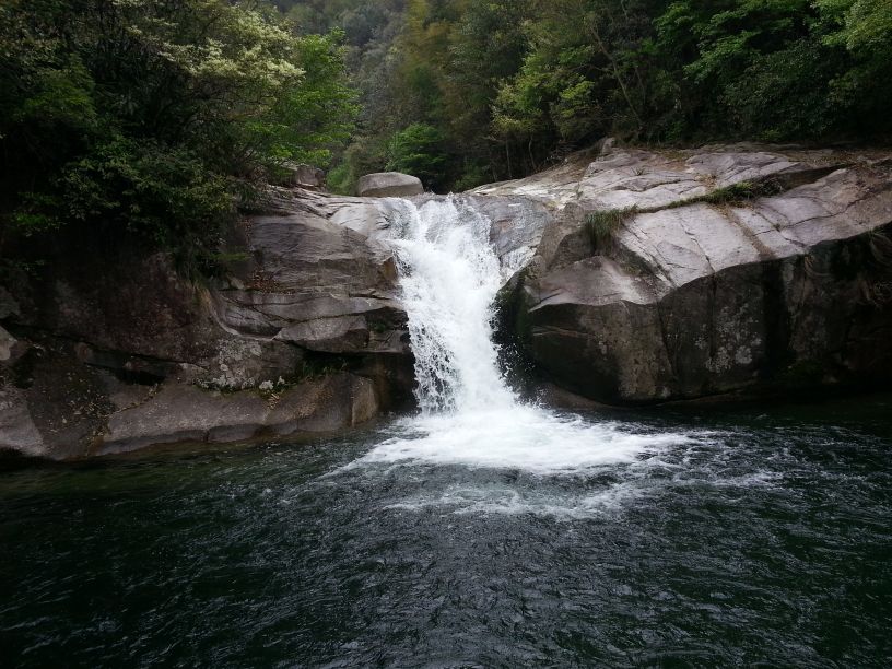 被誉为中国最美的古村落,徽州婺源风光