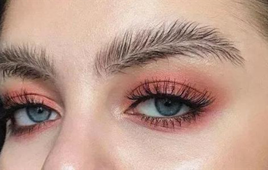 眉笔为什么一擦就掉了,眉笔画的眉毛多余的用什么擦