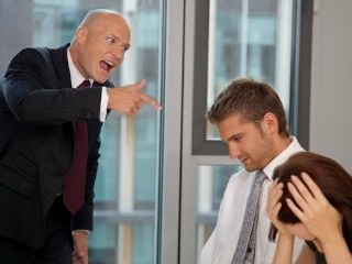 坐轿的人舒服抬轿的人辛苦,坐轿的舒服抬轿的苦