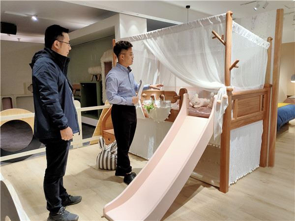 买儿童床注意哪些问题,买床垫有甲醛把小孩身体睡坏了