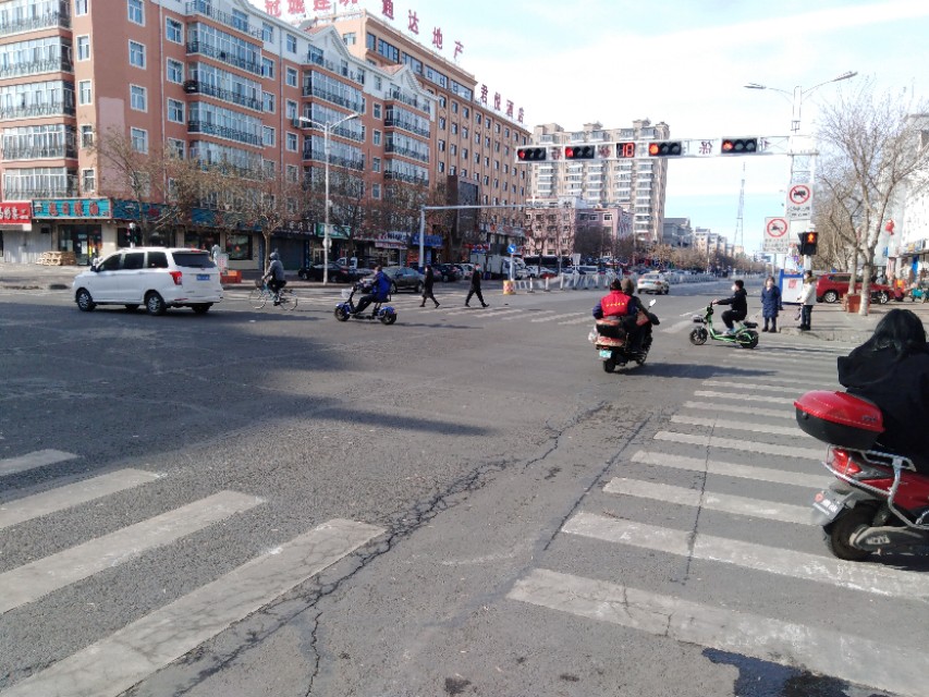 为民服务暖民心疫情防控,防控疫情不松懈为民服务再提升