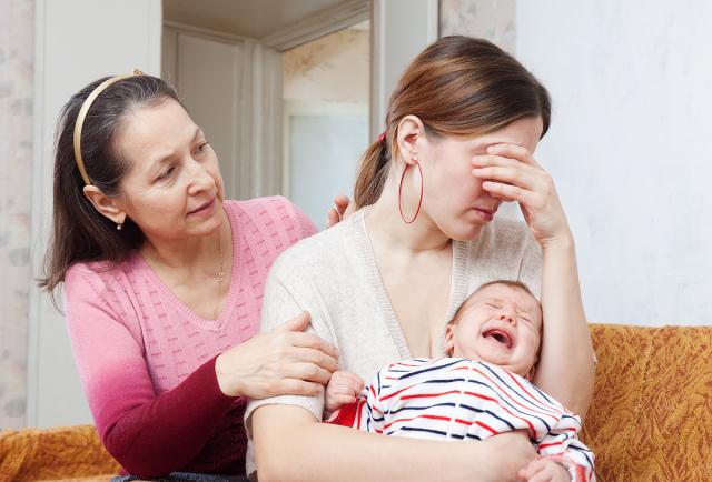 母乳不足会导致宝宝什么病,奶水不足宝宝便便会减少吗