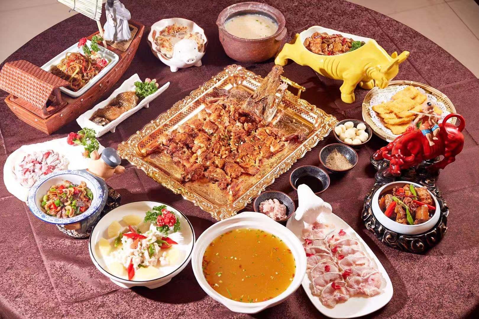 鳄鱼、牛头、天鹅成了武汉新美食，肥仔•部落食代已经来袭