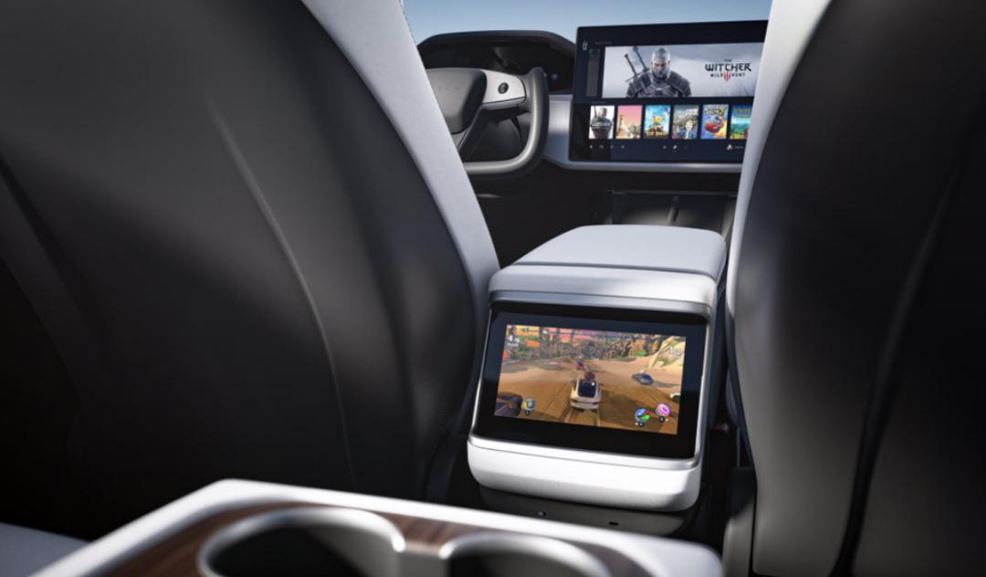 特斯拉的「破格子」，怕是要革了传统超跑的命根子