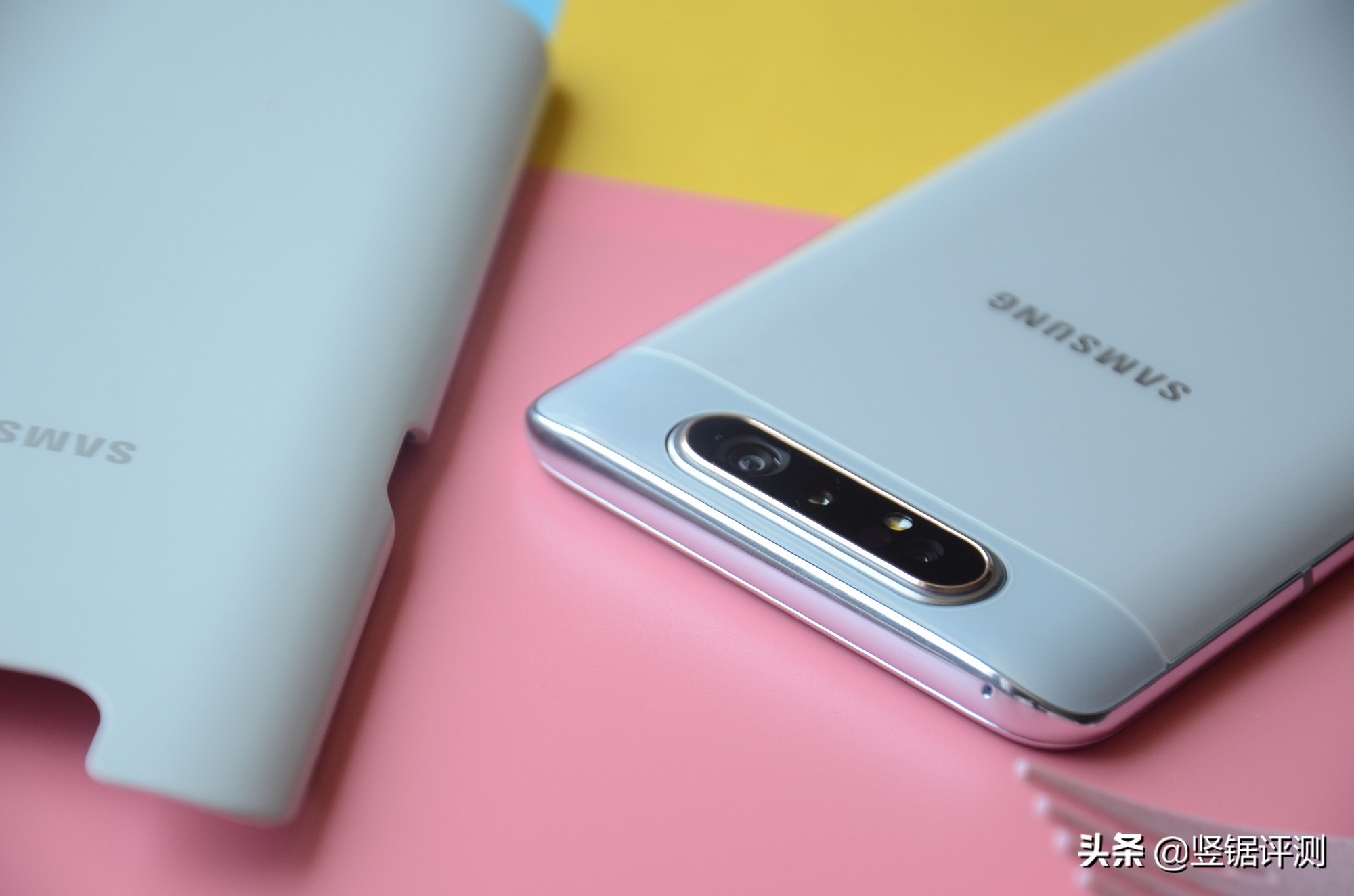 三星A80深度评测，6.7英寸全面屏，旋转摄像头设计