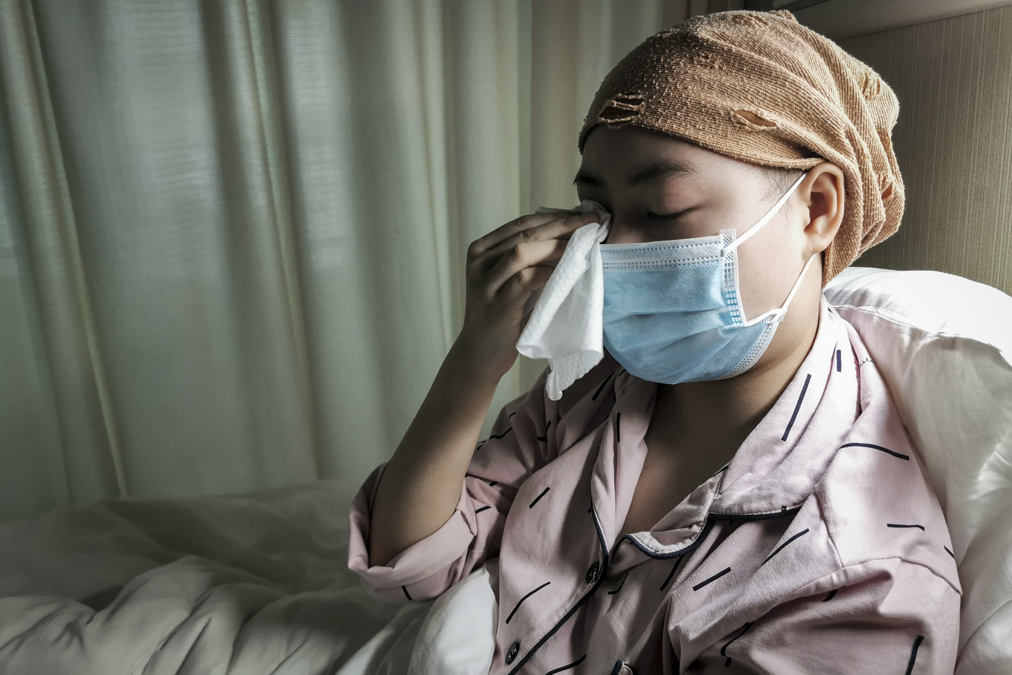 一女孩神似迪丽热巴,江西神似女孩的视频