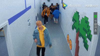 翻译被抓去选秀,翻译老师被抓到选秀