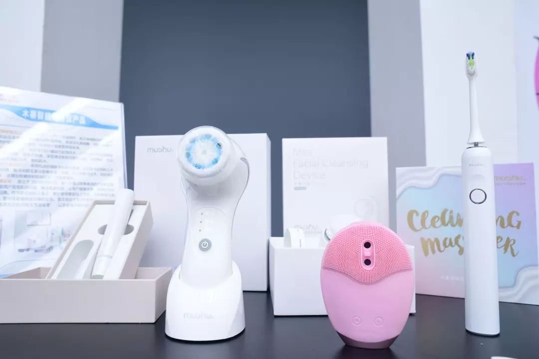 厦门分赛区复赛，导师们各出奇招抢人，黄子韬都搬出来了~