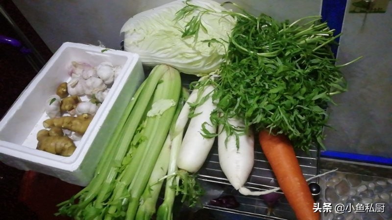 看武汉朋友晒20斤一包的团购菜对比,网友不淡定了,你家的怎样?