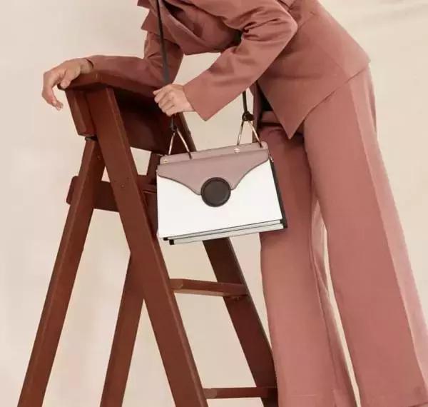 满街trainer,coach包哪款最经典百搭