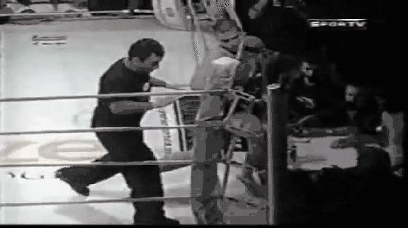 他靠凶猛足球踢、*力暴**踩踏KO众多名将，称雄MMA擂台！