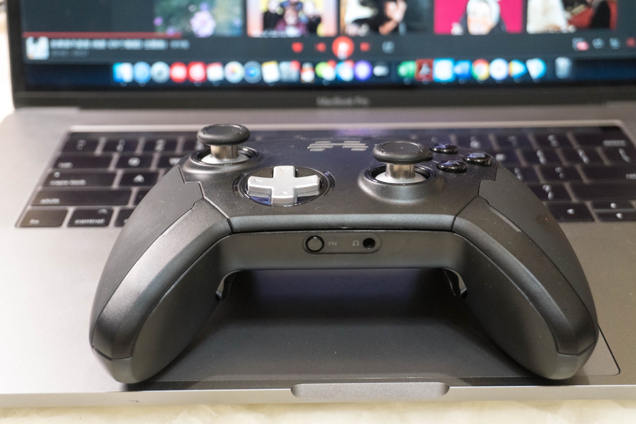 不负精英之名北通宙斯精英版手柄,北通宙斯精英手柄体感瞄准