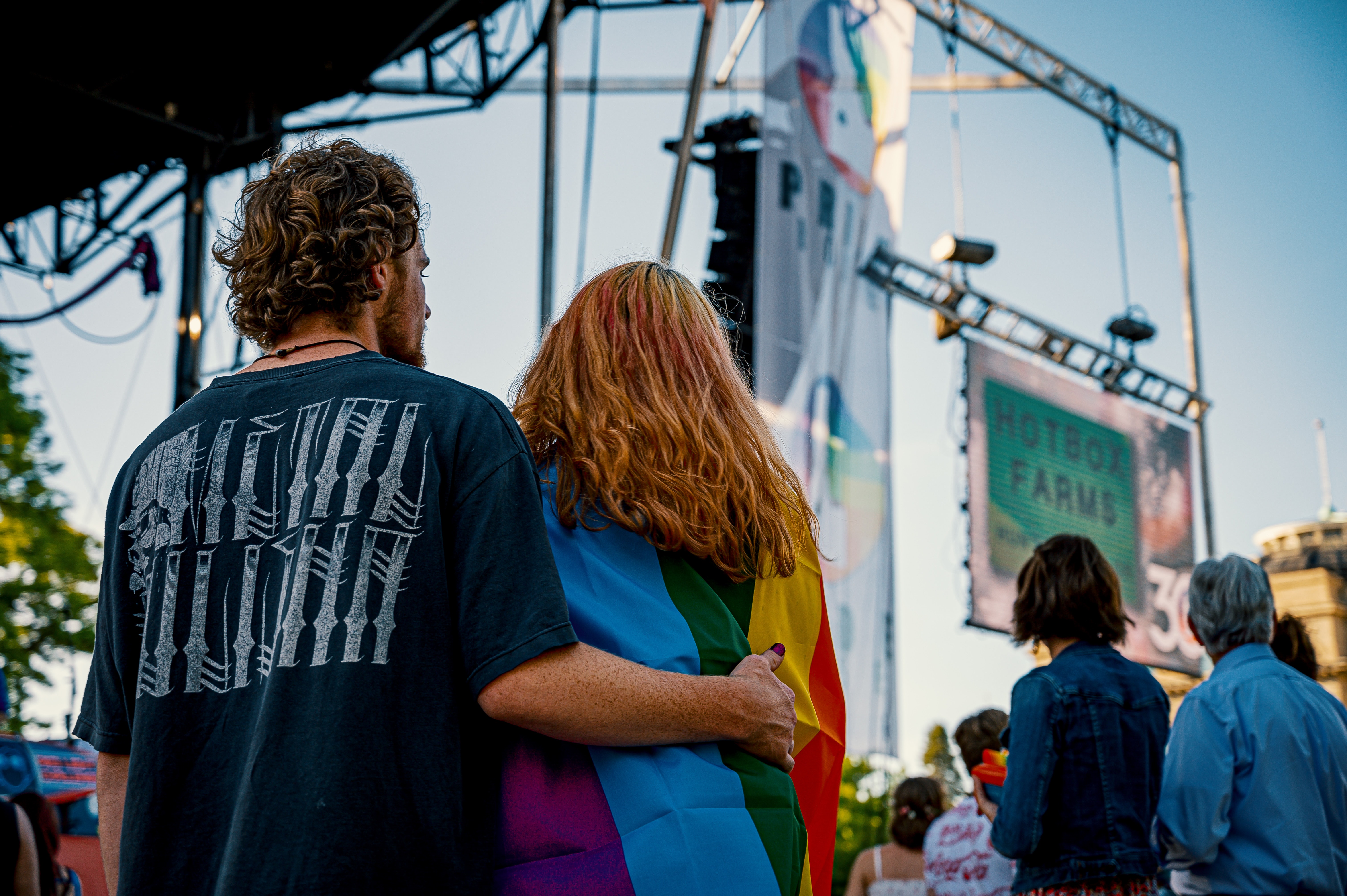 妻子出轨丈夫一忍再忍最后爆发了,老婆出轨了男人能做到无动于衷吗