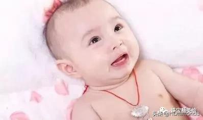 父母送孩子银饰,小朋友送银饰