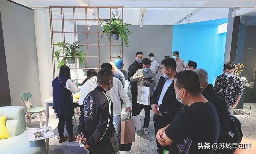 斯可馨家居22周年年会,斯可馨布艺沙发2015新款