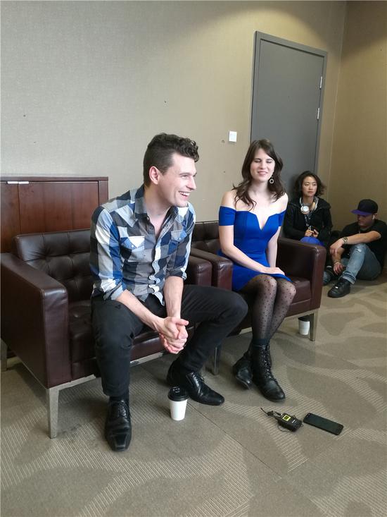 康纳和妻子的采访,康纳和妻子接受采访