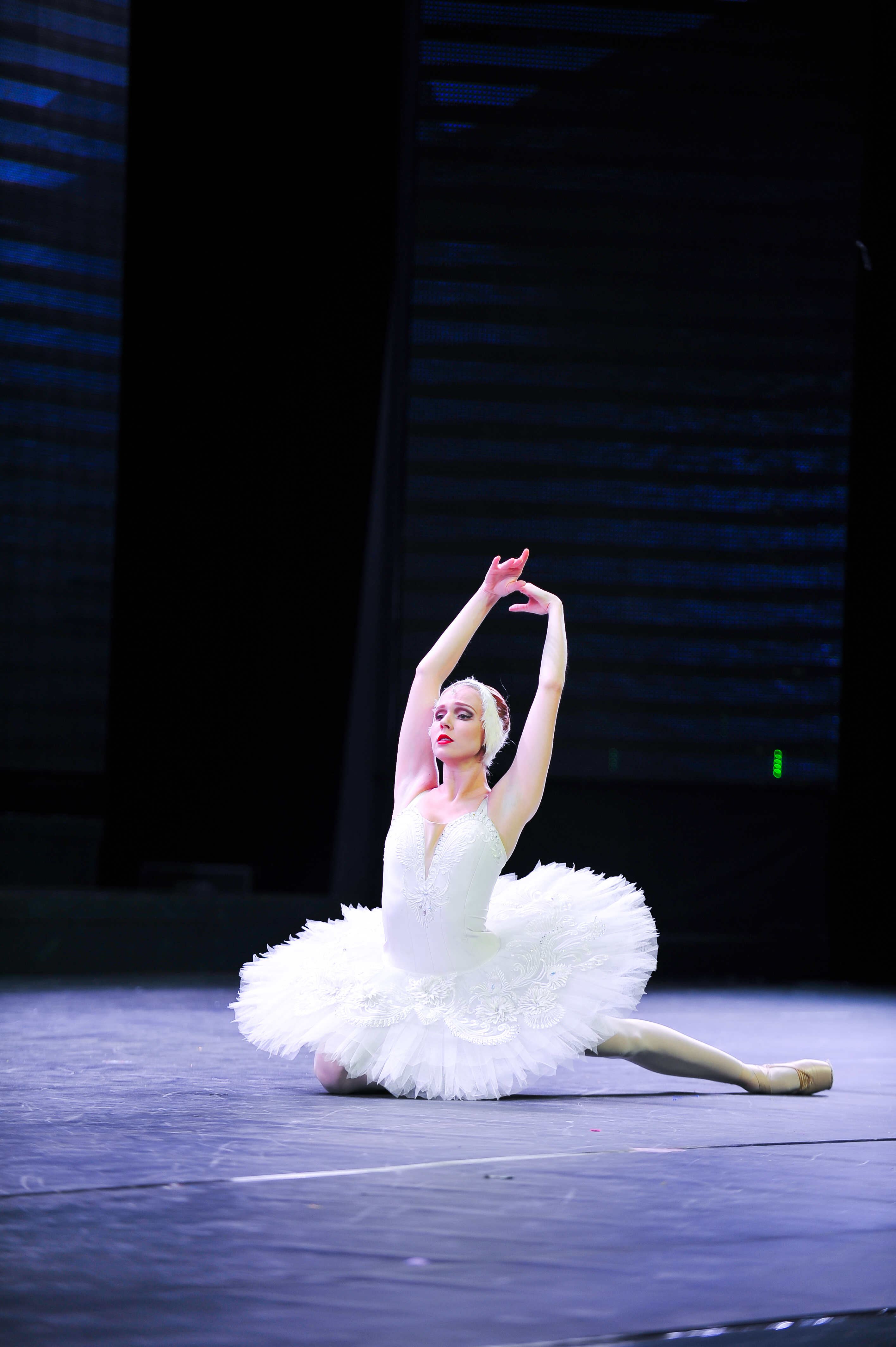 芭蕾专业术语发音是法语吗,芭蕾动作法语发音