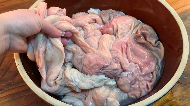 清洗猪大肠可加醋吗,清洗猪大肠加明矾好不好