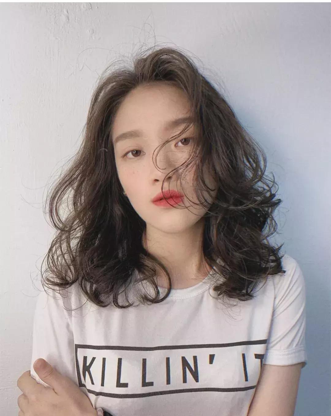 根据脸型设计发型大脸适合的发型,适合大脸圆脸方脸修饰脸型的短发