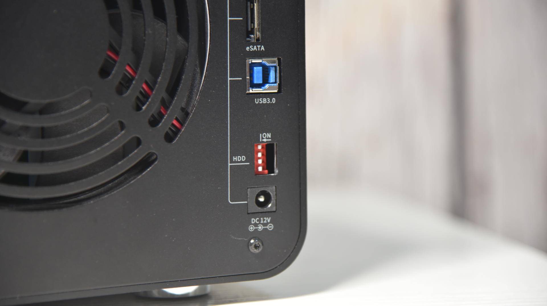 机箱硬盘位不够用,机箱硬盘位不够