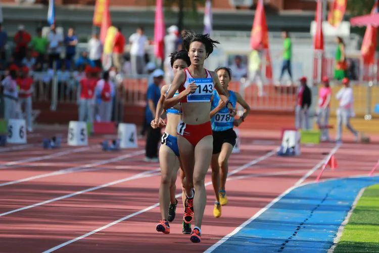 中考体育800米1000米满分攻略,中考体育8001000米项目讲解