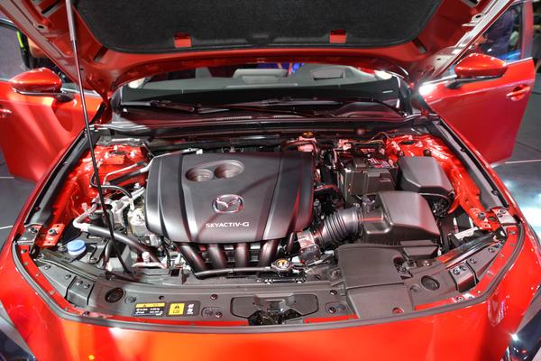 昂克赛拉与同级对比安全性,昂克赛拉对比思域的优点