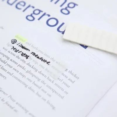 现在，全靠霓虹文具给我带来工作的归属感