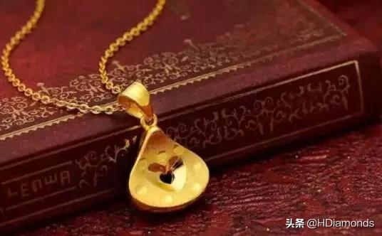 黄金手镯出现大量红斑点什么原因 (买到一口价的黄金手镯怎么处理)