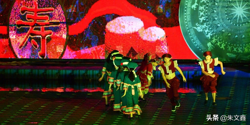 有一种生活叫长寿岛上梦巴马，来一场裸浴景中境如仙