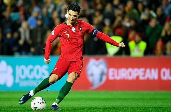 足坛最伟大的10名英格兰球员,最伟大的足球十号球星排名