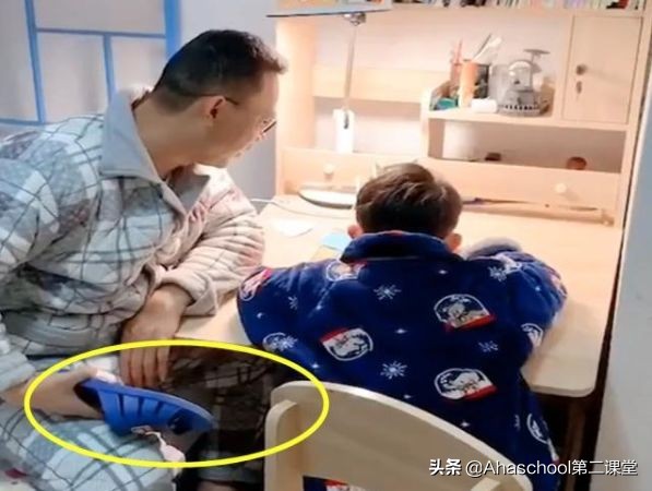 徐锦江被母亲骂,巨婴徐锦江的孩子