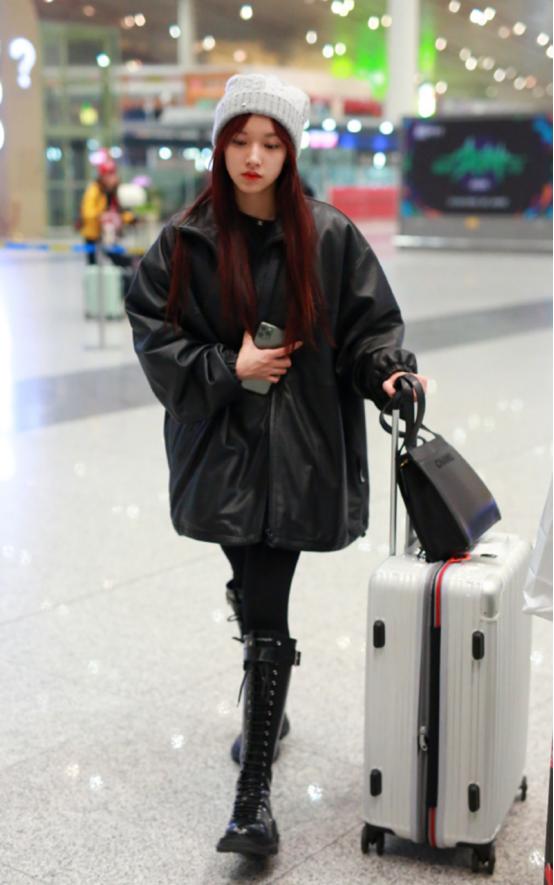 程潇皮衣穿搭,程潇同款甜酷风穿搭教程