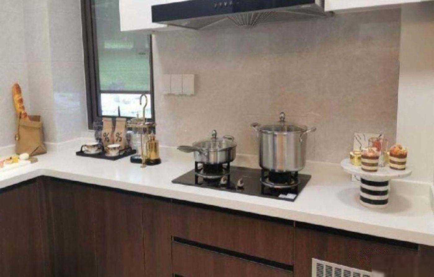 太仓万达广场旁，住宅洋房，可落户可上学，拎包入住！现房出售