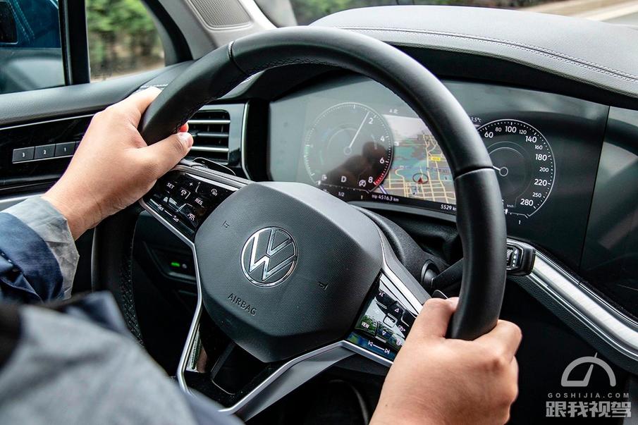 大众途锐百公里加速几秒,大众途锐245匹跟265匹加速对比