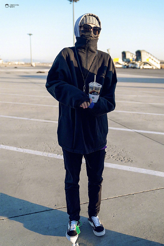 范丞丞穿走秀款lv棒球服,范丞丞运动风穿搭盘点