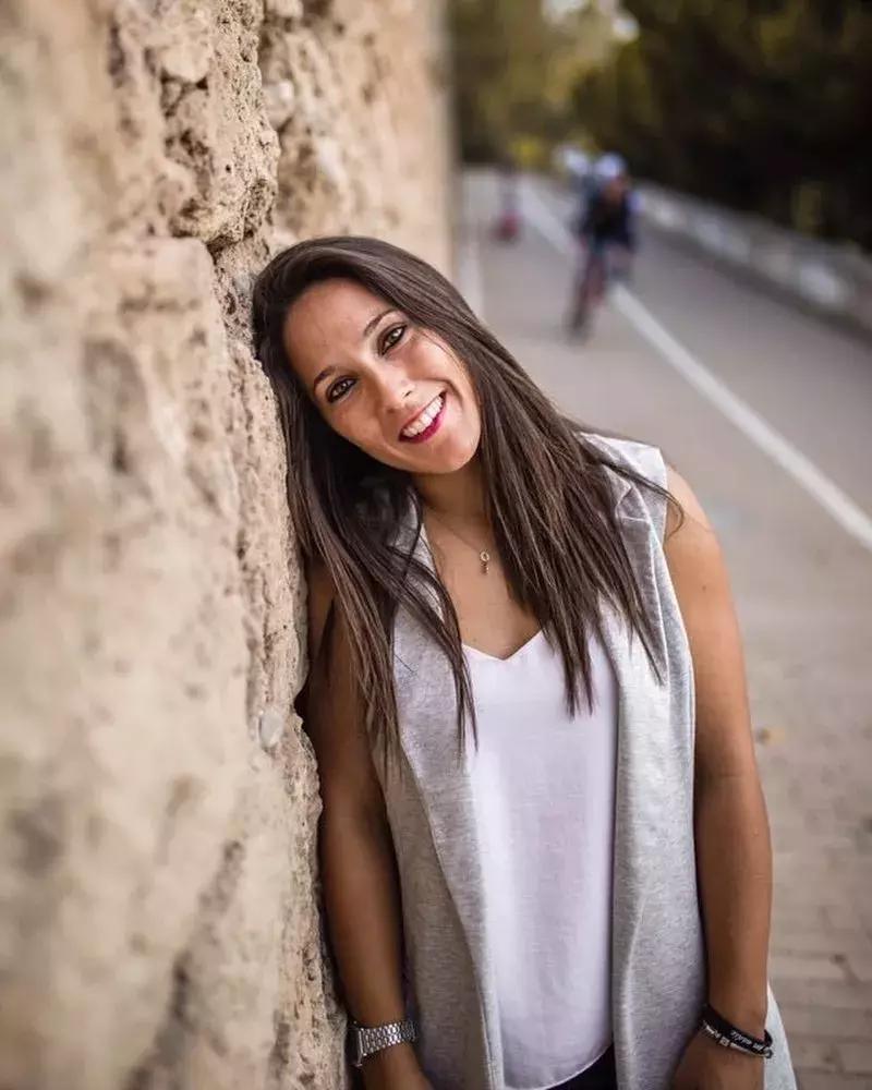 浣犺涪鐞冪殑鏍峰瓙鐪熺編浣滄枃,濮戝浣犲璺戠殑鏍峰瓙鐪熺編鍙ュ瓙