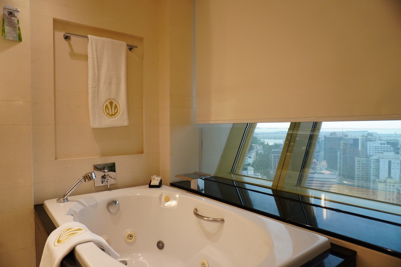 恋上世纪风情澳门，迷醉新葡京酒店