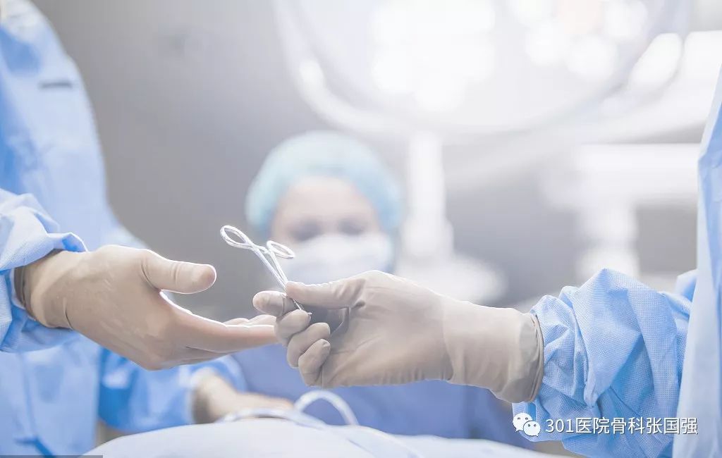 人工髋关节置换一个月后康复训练,人工髋关节脱位如何恢复