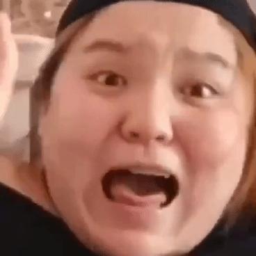 别骂了！靠放屁，抠鼻，舔葱走红的“郭老师”，其实挺可怜的