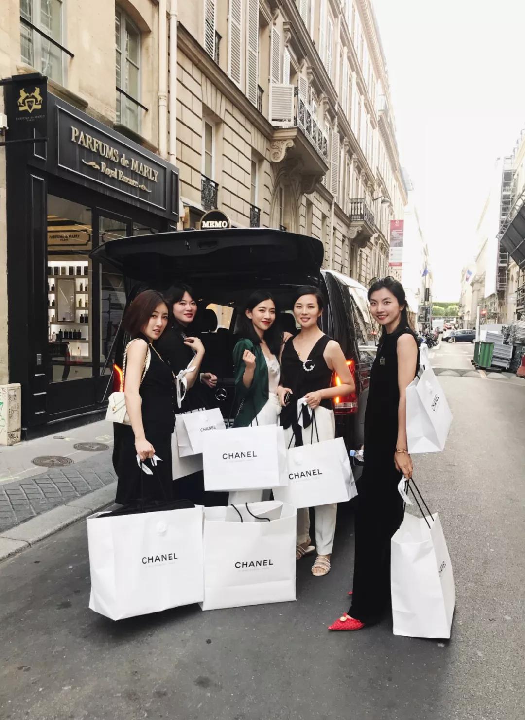 时尚博主购物分析,时尚博主都得很有钱吗