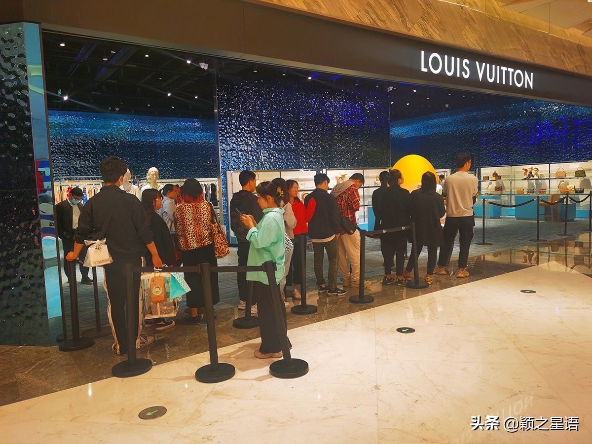 宁波东部新城银泰城人气,宁波东部新城宏泰广场