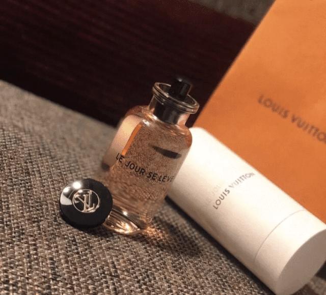 刚认识的女朋友情人节送什么礼物,情人节送四十多岁女朋友什么礼物