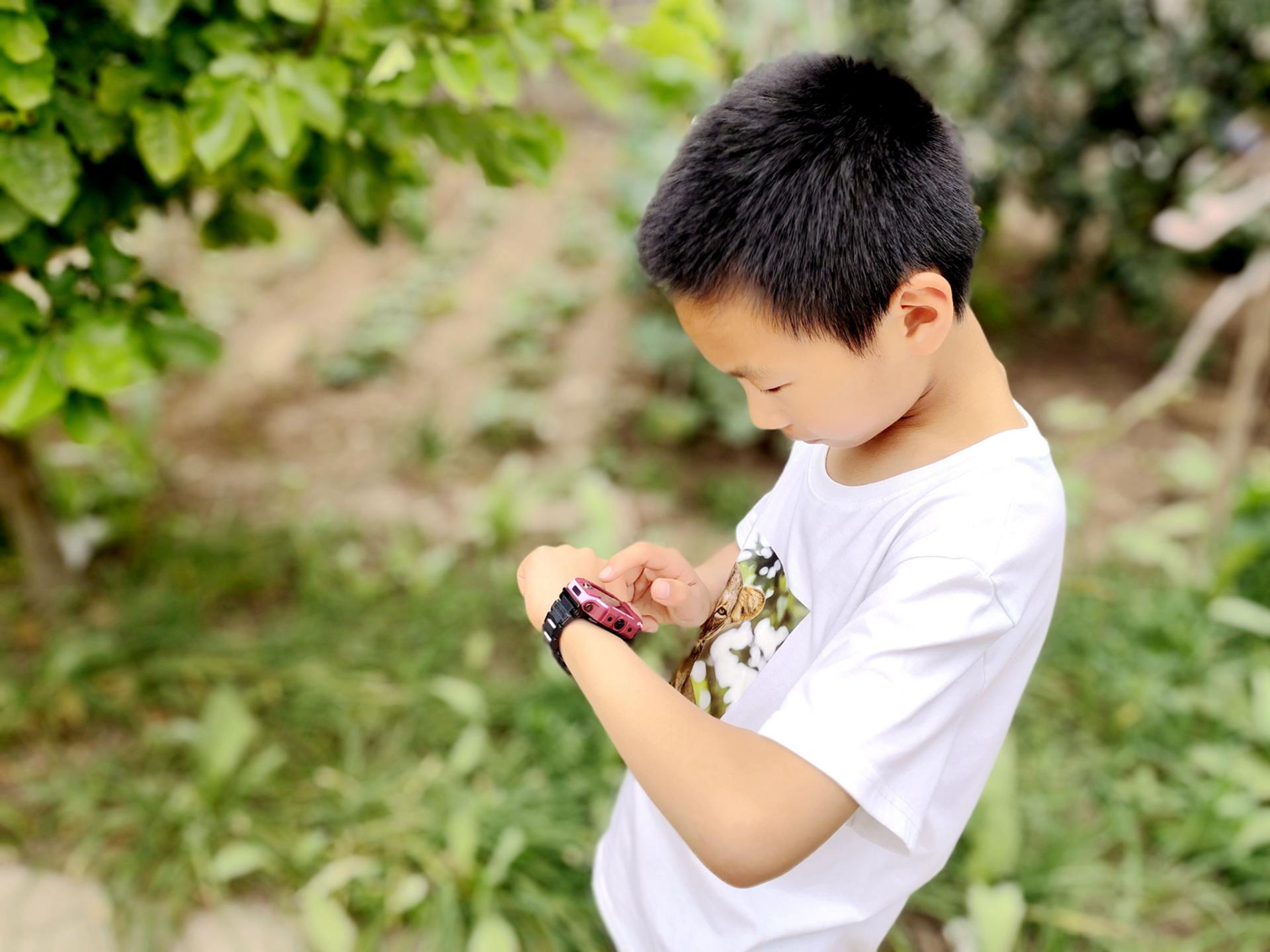 小天才电话手表z6巅峰版长什么样,小天才电话手表z6巅峰版成长瞬间