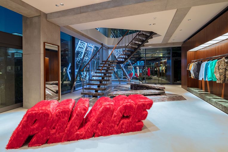 被称为英国Supreme？这个潮牌并不稀罕这个头衔