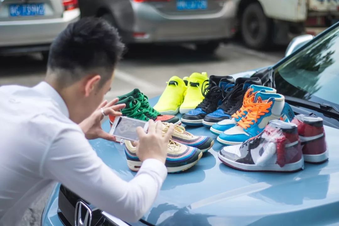 潮鞋与潮车是如此般配,90后年轻人就爱这一口